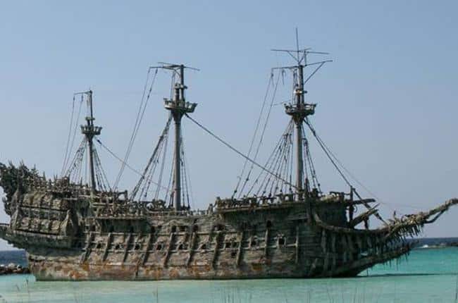 El Holandés Errante-Piratas-del-Caribe-Davy-Jones